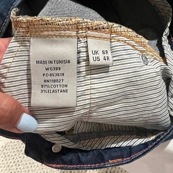 Boden blue Denim Skirt size 4R academia school
Girl - Picture 3 of 6